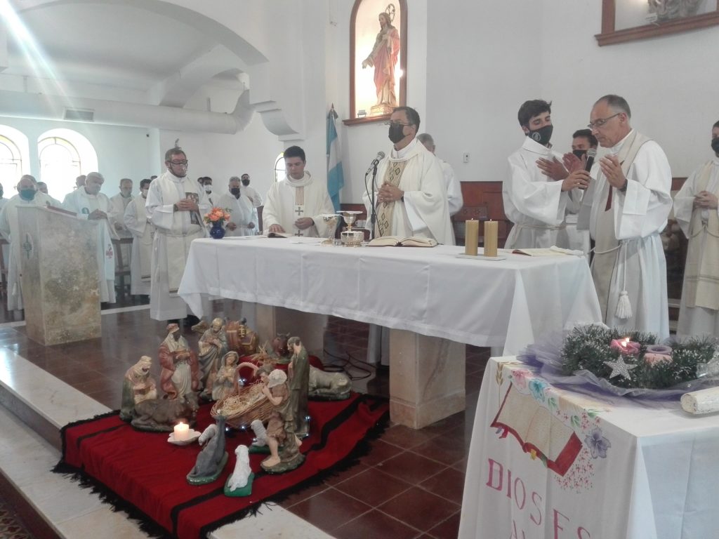 EMOTIVA BIENVENIDA AL PADRE CRISTIAN EN MAR CHIQUITA – El Atlántico